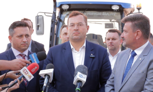 Spór o dzierżawioną państwową ziemię trwa. Minister rolnictwa obiecał podjąć pilną decyzję o przyszłości przetargów na Ośrodki Produkcji Rolniczej