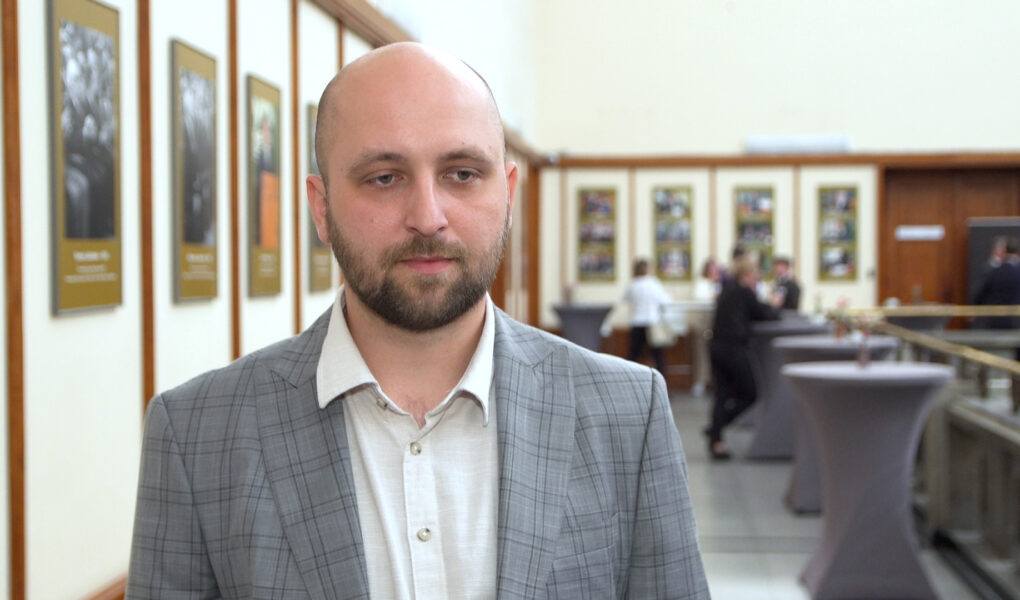 Zasoby mieszkaniowe gmin w Polsce szybko się kurczą. Coraz więcej mieszkań trafia w ręce prywatne, a niewiele nowych się buduje